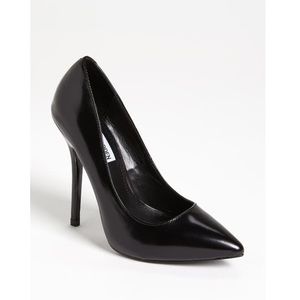 Steve Madden Leather Black Pumps